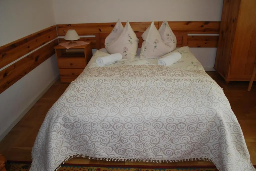 Bialy Dworek Zakopane Bed & Breakfast